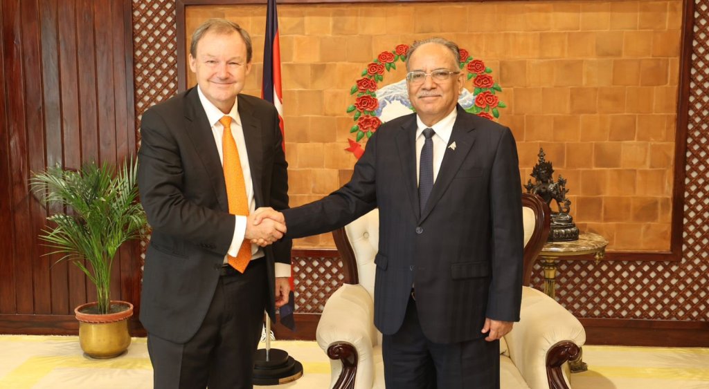 प्रधानमन्त्री प्रचण्ड र रोब फेन