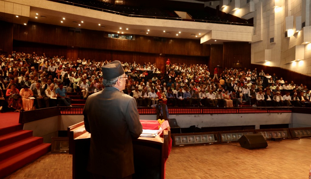 प्रचण्ड केन्द्रीय समिति बैठक