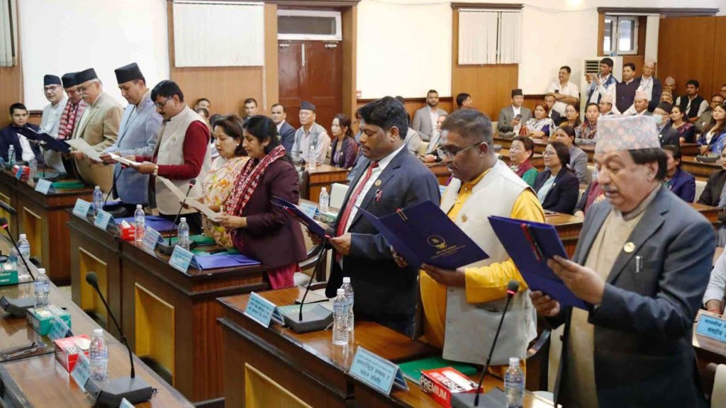 प्रतिनिधिसभाअन्तर्गतका १० वटै समितिका सभापतिले लिए शपथ