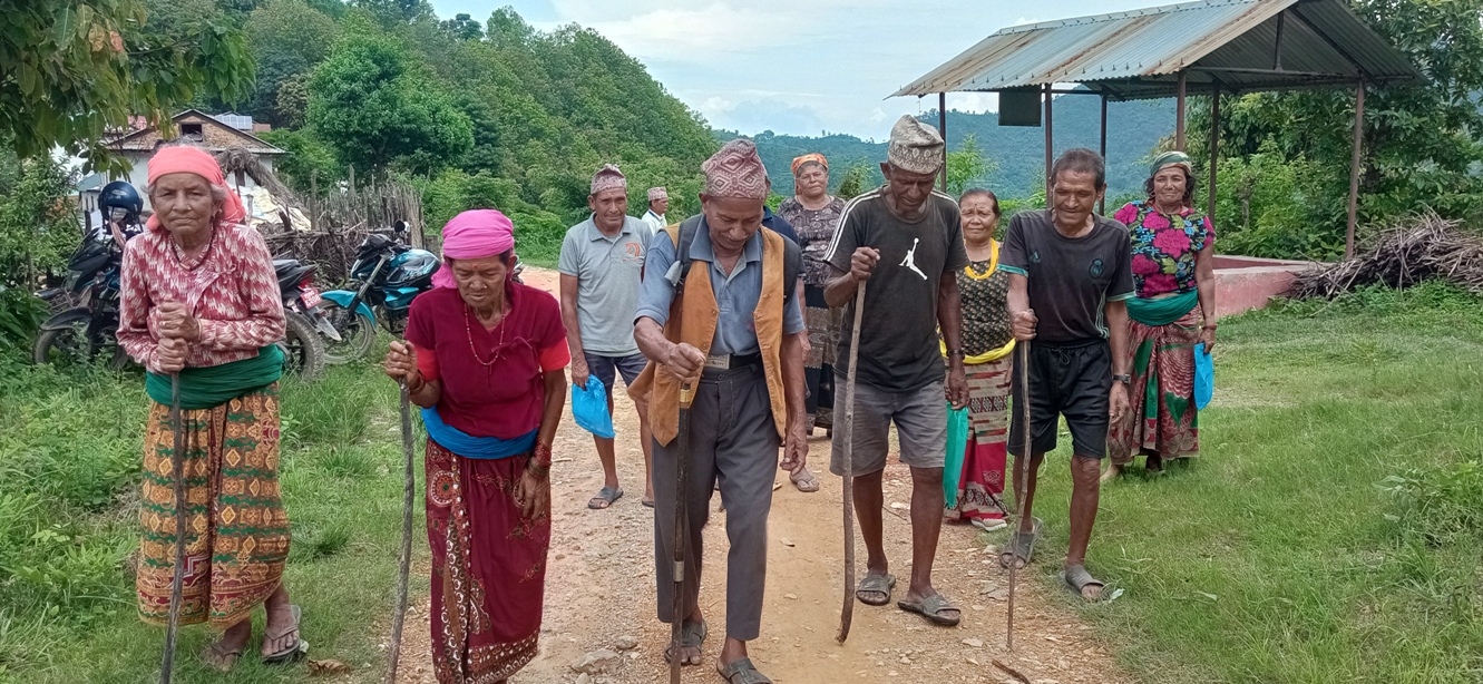 ज्येष्ठ नागरिक