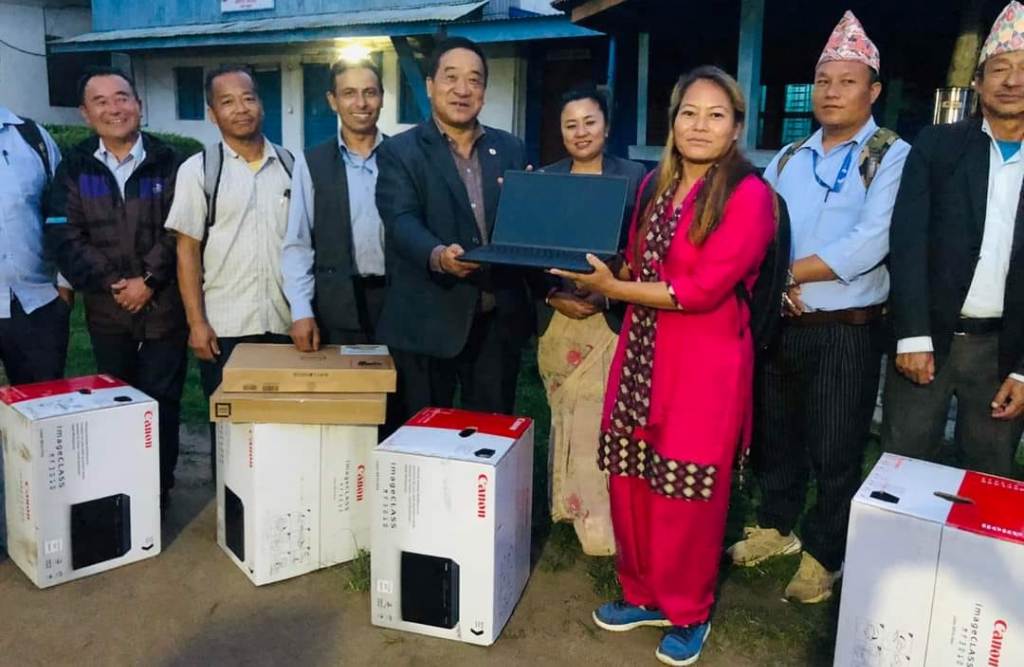 शैक्षिक गुणस्तर सुधार पाश्र्वचित्र