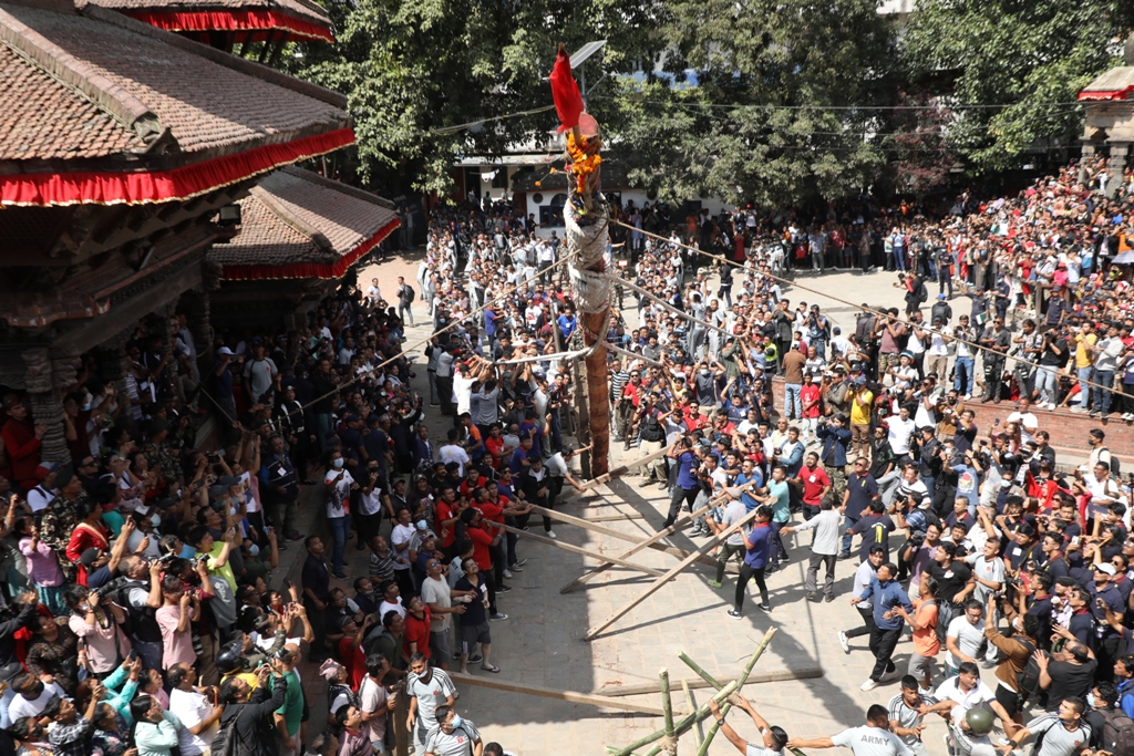 इन्द्रजात्रा_इन्द्रध्वज लिङ्गो हनुमाढोका दरबार