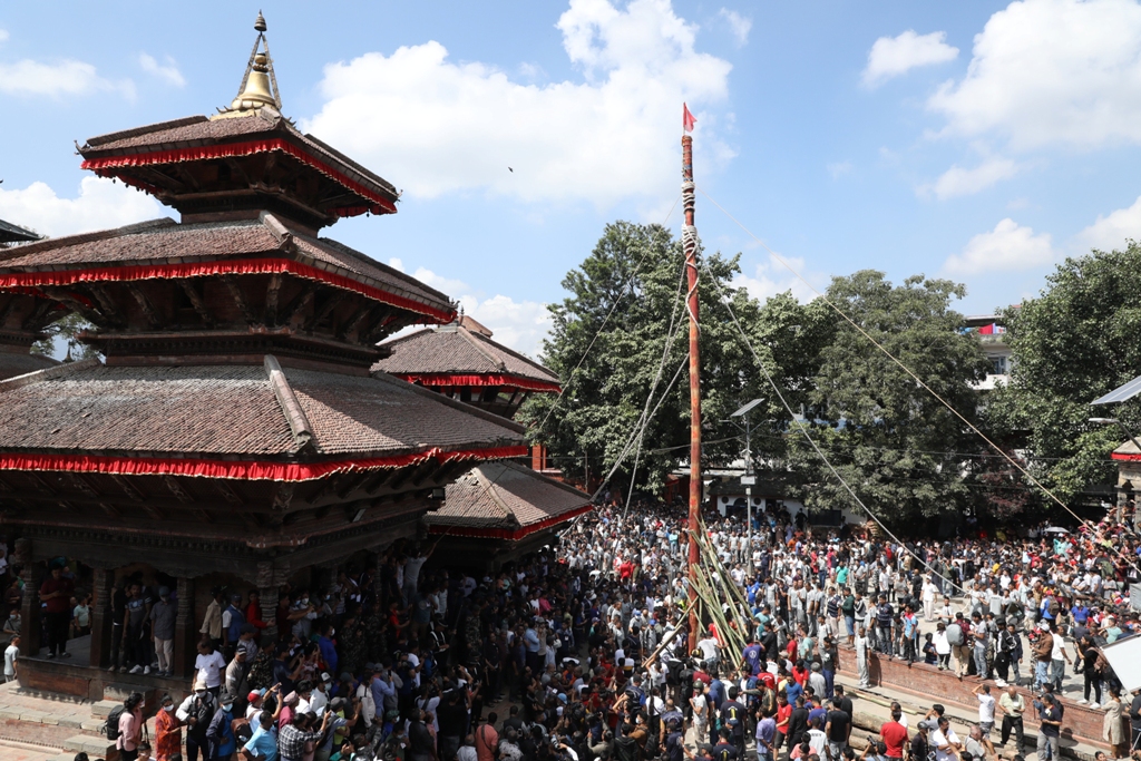इन्द्रजात्रा_इन्द्रध्वज लिङ्गो हनुमाढोका दरबार