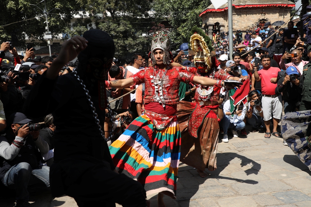 इन्द्रजात्रा_इन्द्रध्वज लिङ्गो हनुमाढोका दरबार