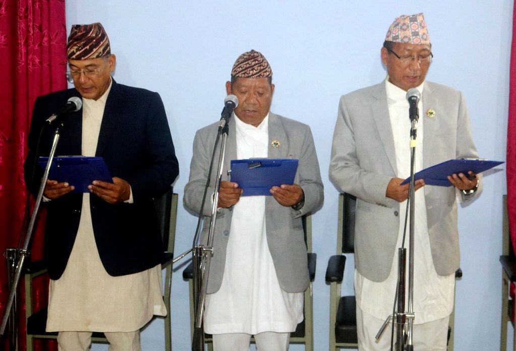 हिक्मत कार्कीले लिए सपथ