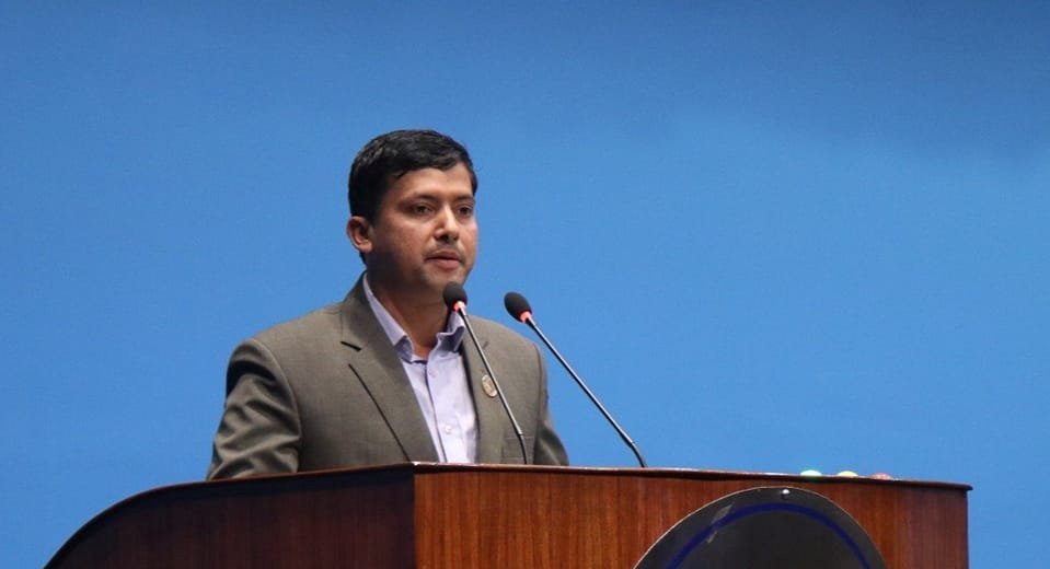 महेश वर्ताैला