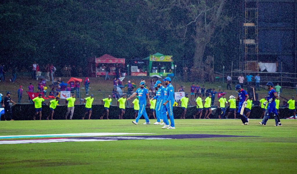 वर्षाका कारण अवरुद्ध