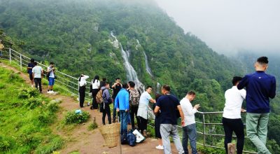 तीनधारे झरना