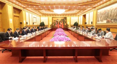 प्रधानमन्त्री प्रचण्डलाई ग्रेट हल अफ दि पिपलमा ‘गार्ड अफ अनर’