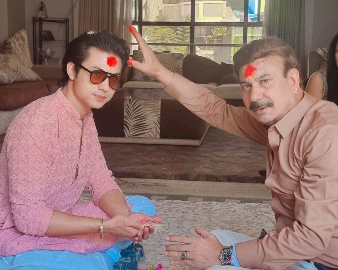 कलाकारहरुले यसरी मनाए बडादसैँ