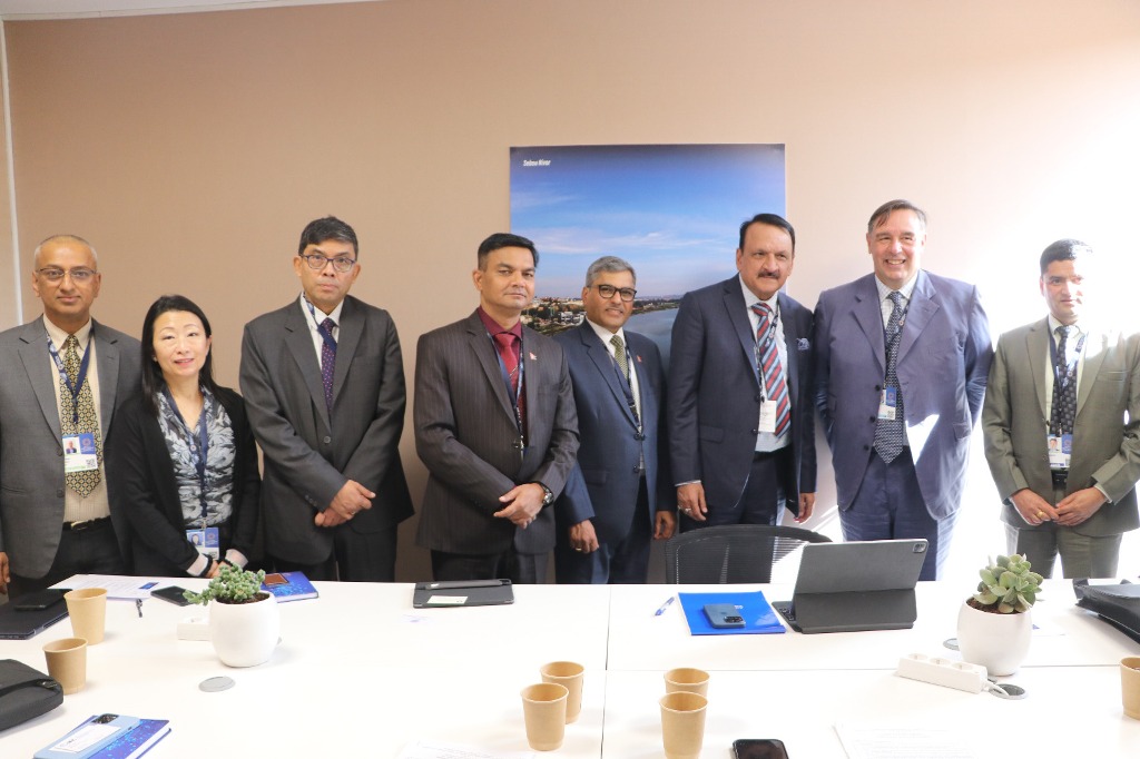 डा. प्रकाशशरण महत र रिकार्डो पुलिती