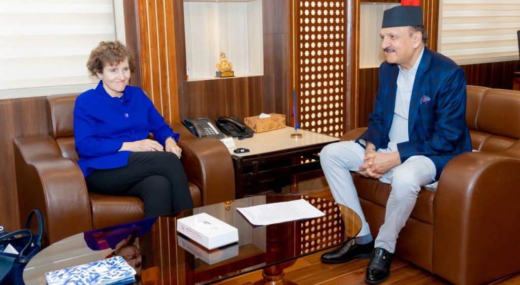 अर्थमन्त्री महत र एमसिसीका सिइओबीच भेटवार्ता