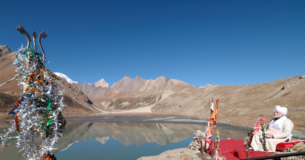 भारतीय प्रधानमन्त्री मोदीद्वारा पार्वती कुण्ड र आदि कैलाशको दर्शन