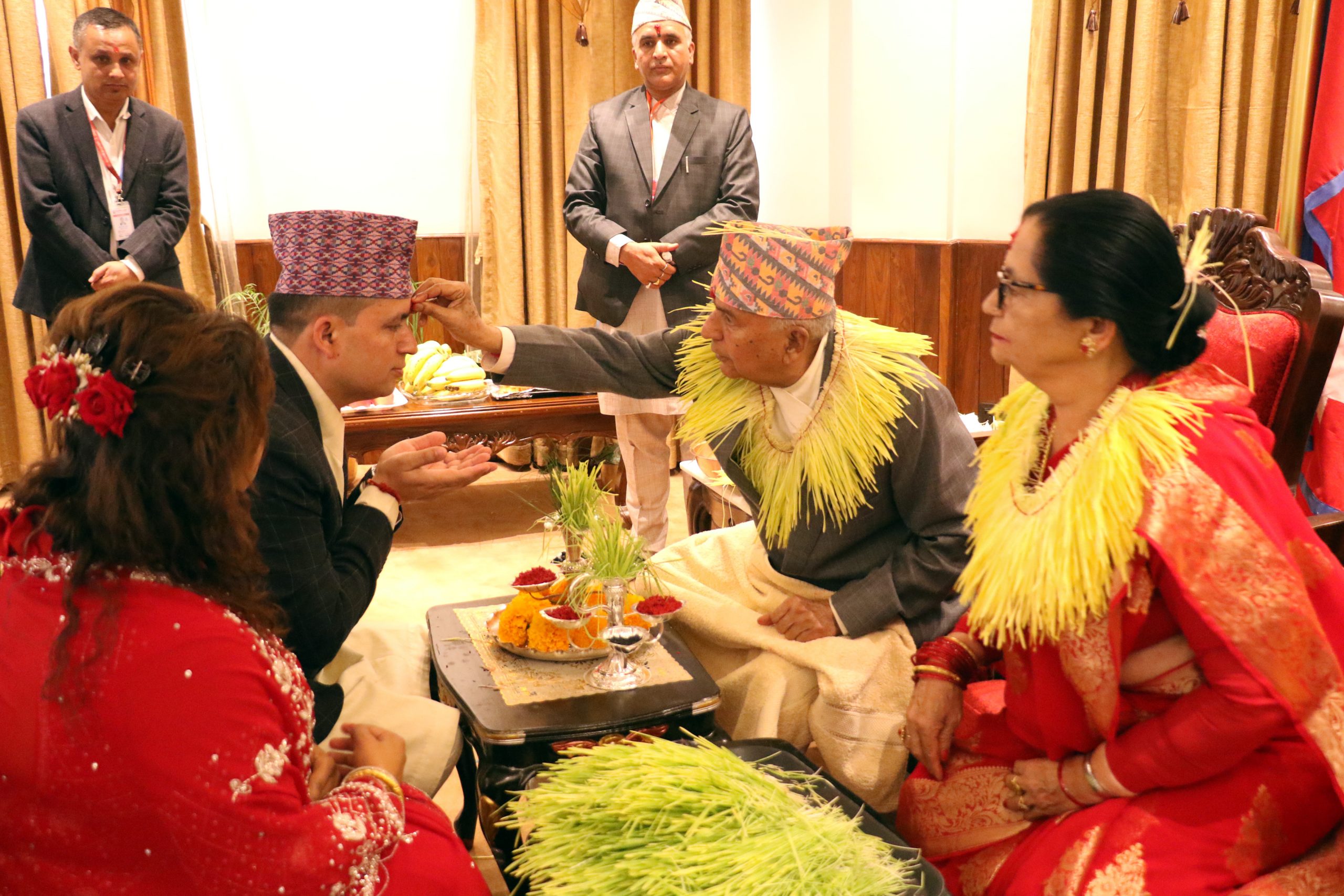 राष्ट्रपति पौडेलद्वारा सर्वसाधारणलाई टीका 