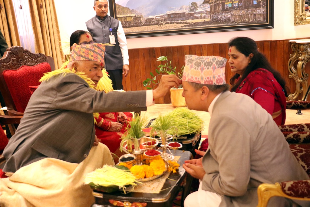 राष्ट्रपति पौडेलद्वारा सर्वसाधारणलाई टीका 