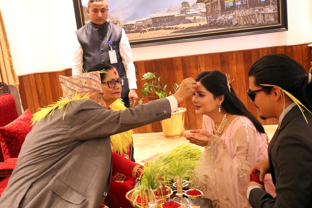 राष्ट्रपति पौडेलद्वारा सर्वसाधारणलाई टीका 