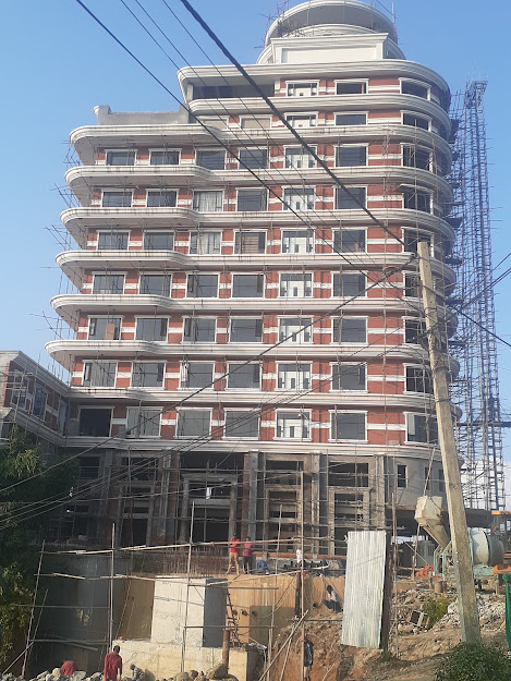 सत्र तल्लाको पाँचतारे होटल