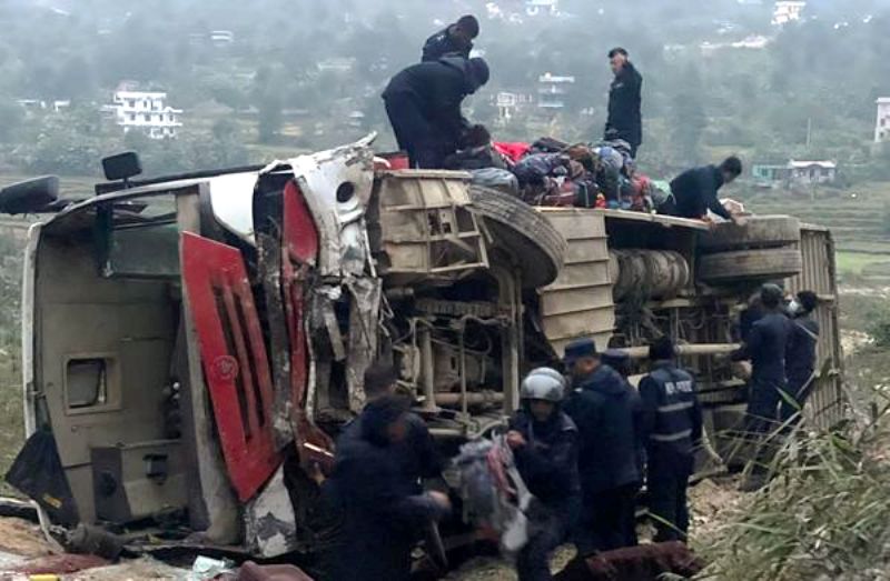 तनहुँको घाँसीकुवामा बस दुर्घटना