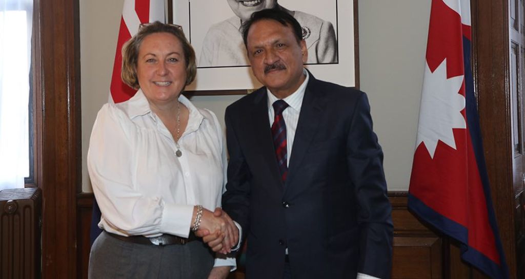 डा. प्रकाशशरण महत र आनमेरी ट्रेभल्यान