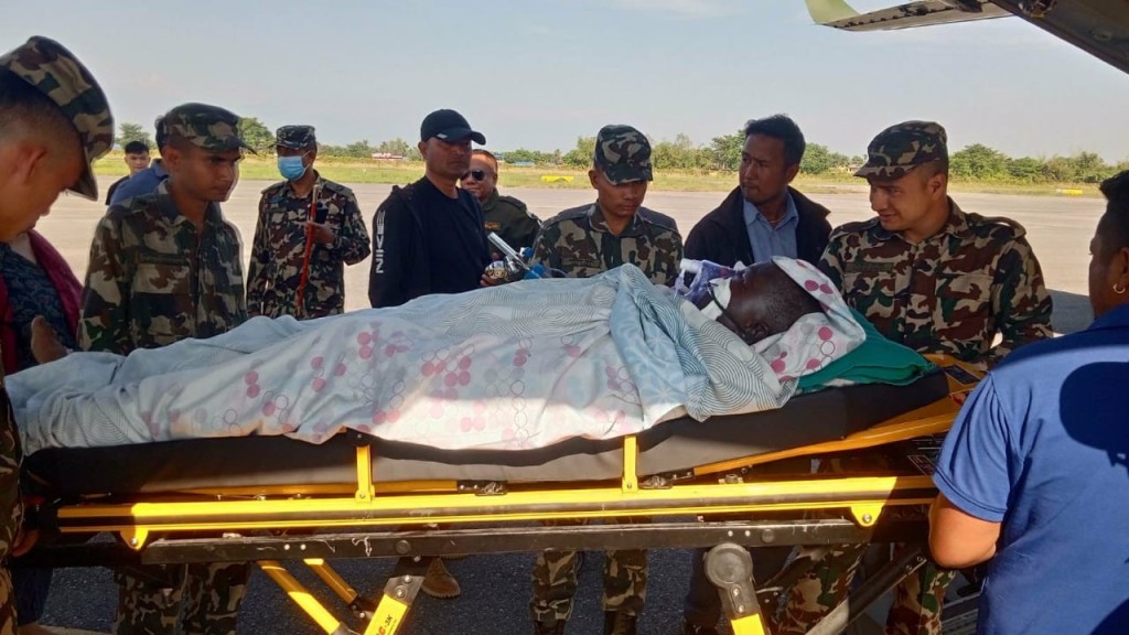 आगोले पोलेका घाइतेको हवाई उद्धार