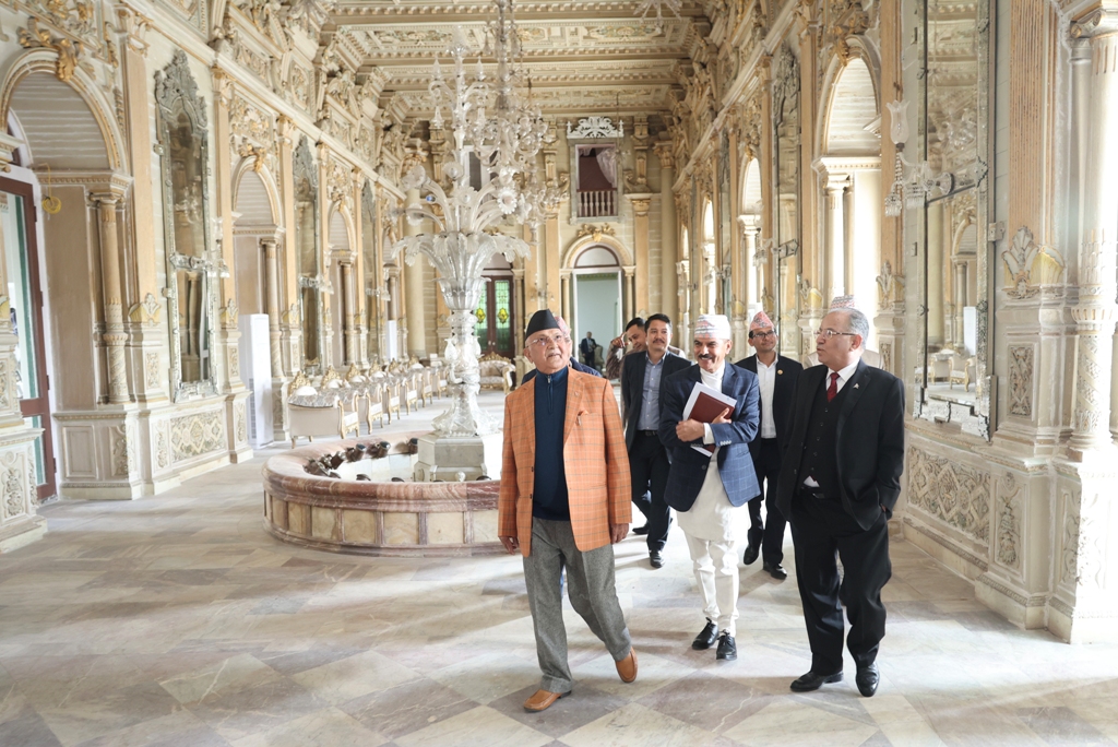 प्रधानमन्त्री प्रचण्ड र अध्यक्ष ओली