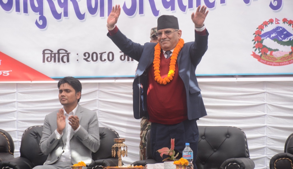 प्रधानमन्त्री प्रचण्डद्वारा आँबुखैरेनीमा अस्पतालको उद्घाटन