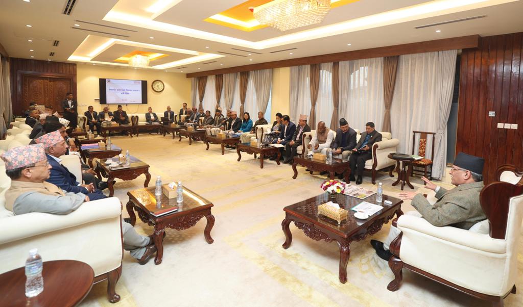 प्रचण्ड मन्त्रीहरुसंग