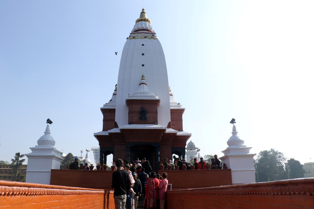 बालगोपालेश्वर मन्दिरमा भाइटीका