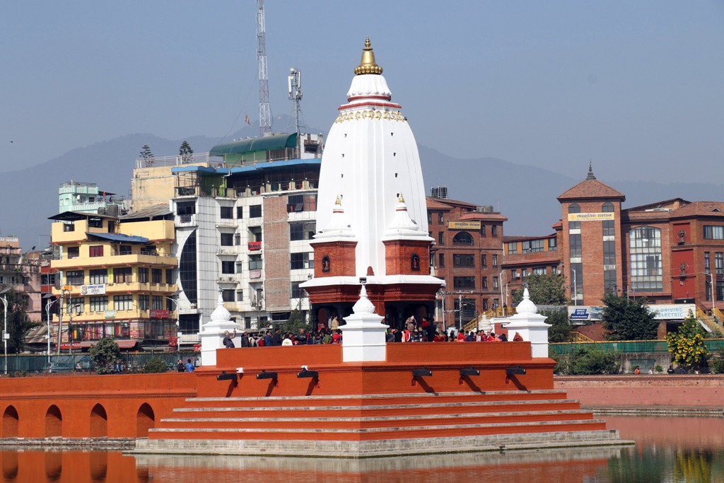 बालगोपालेश्वर मन्दिरमा भाइटीका