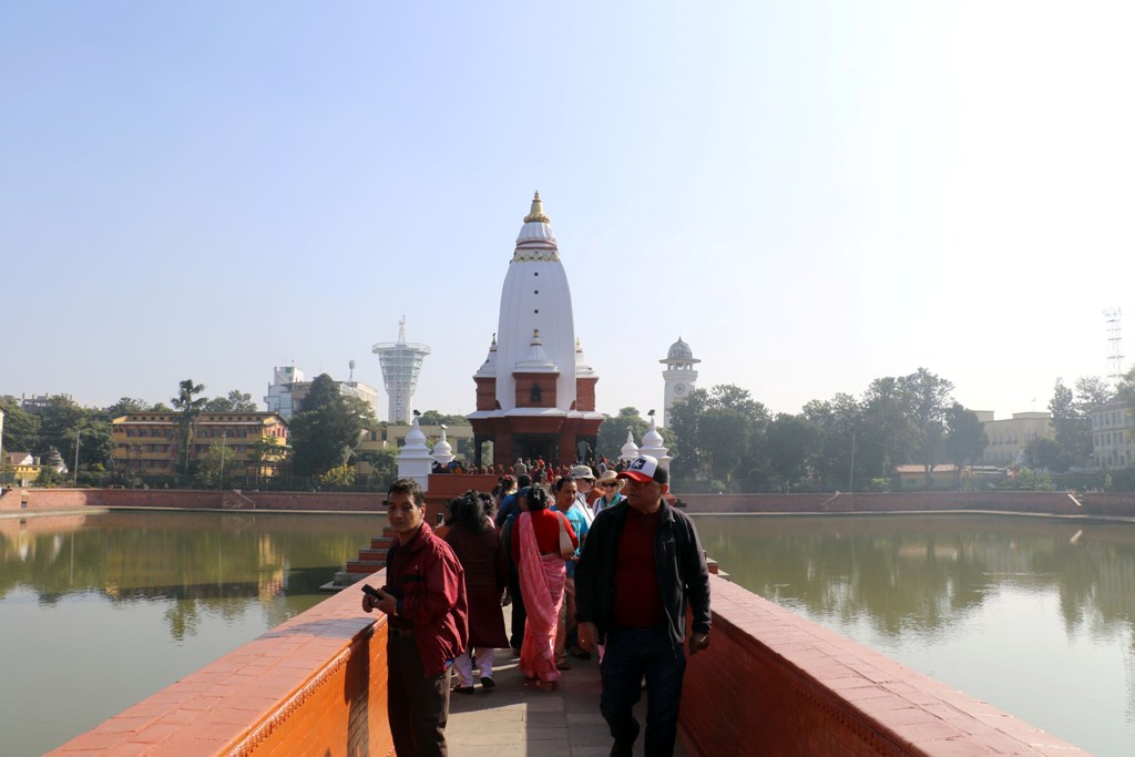 बालगोपालेश्वर मन्दिरमा भाइटीका