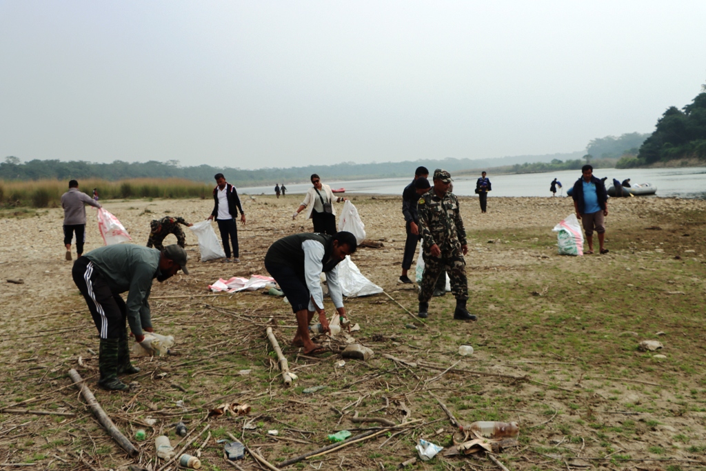 राप्ती नदीको सरसफाइ