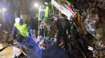 बस र ट्रक आपसमा ठोक्किंदा