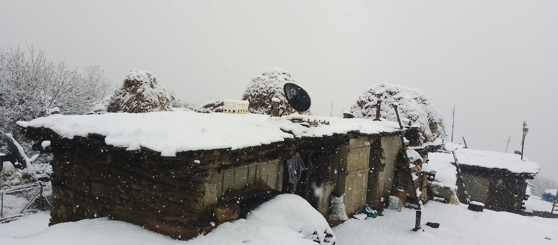 हुम्लामा हिमपात