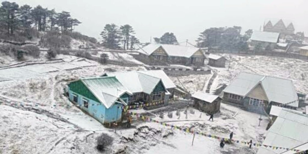 इलामको सन्दकपुर क्षेत्रमा हिमपात