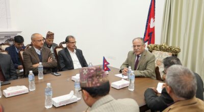 प्रधानमन्त्री प्रचण्ड सम्पादकसँग सिंहदरवारमा