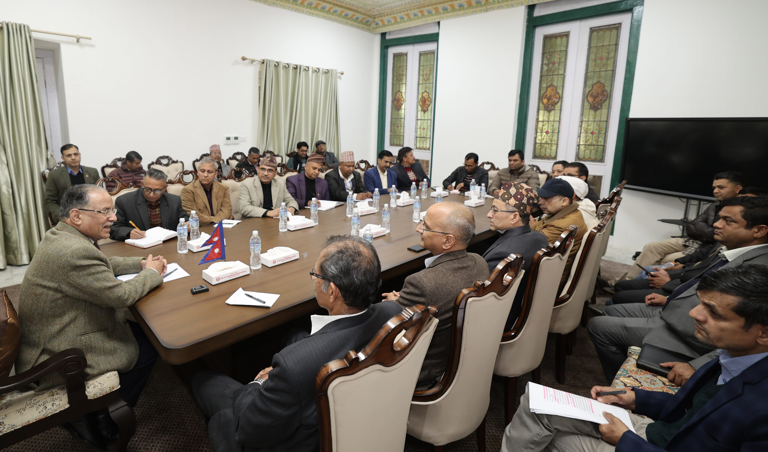 प्रधानमन्त्री प्रचण्ड सम्पादकसँग