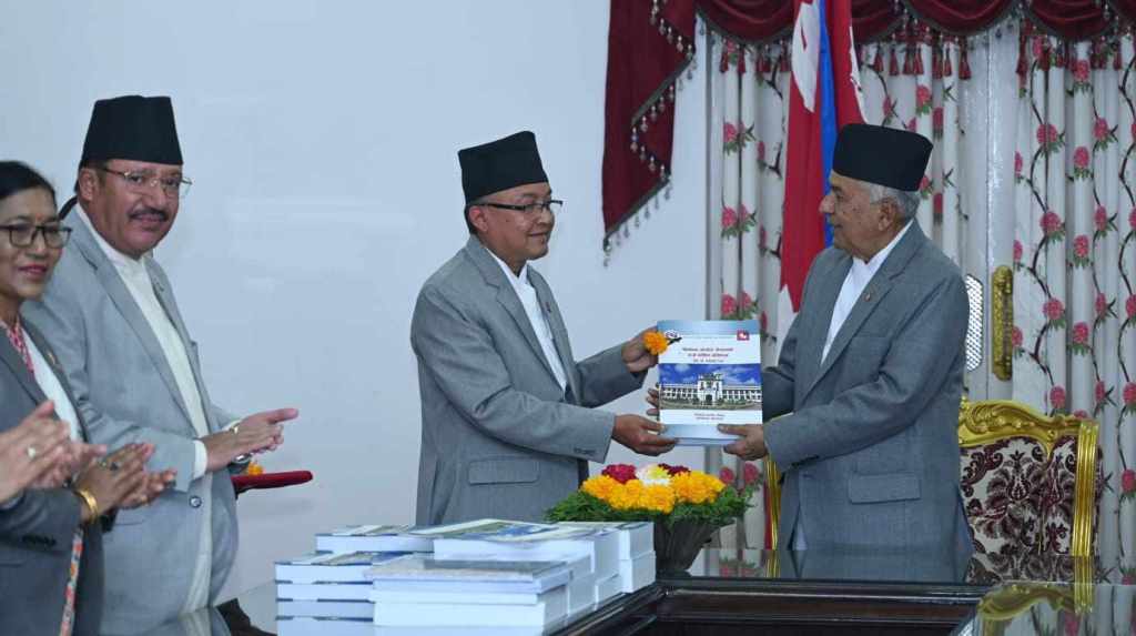 निर्वाचन आयोगको वार्षिक प्रतिवेदन पेस