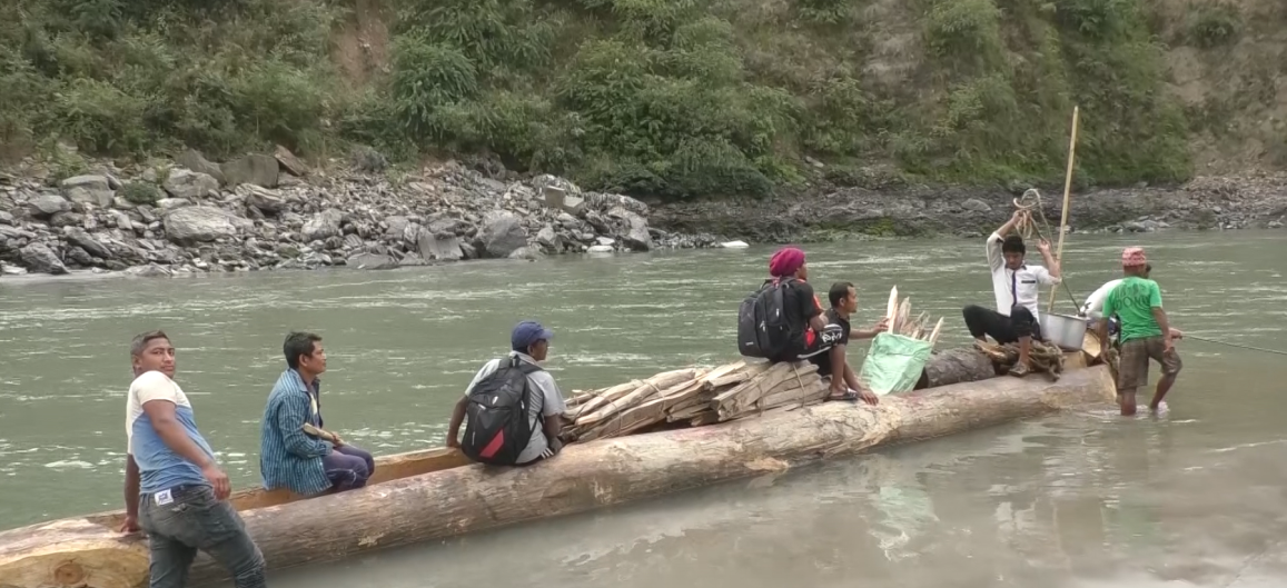 डुङ्गा संरक्षणमा जुटे रामेछापका माझी