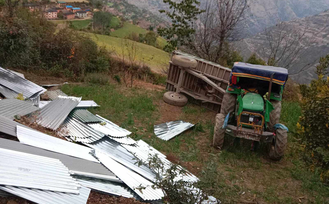 रुकुम पश्चिममा ट्रयाक्टर दुर्घटना