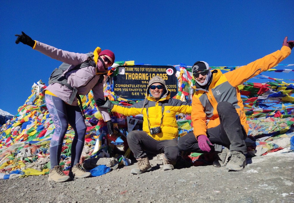 आफै घुम्दै, अरुलाई पनि घुमाउँदै...