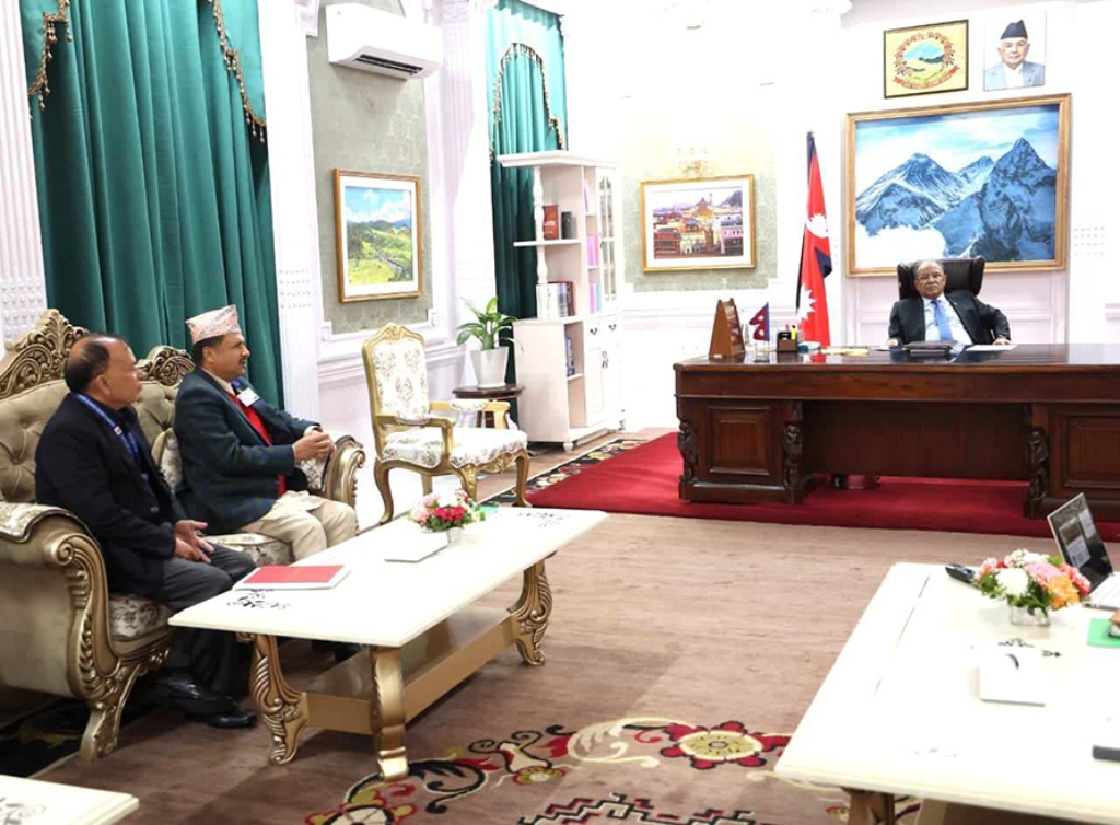 प्रधानमन्त्री पुष्पकमल दाहाल ‘प्रचण्ड’ ले नेपाल औषधि लिमिटेडले औषधि उत्पादनका निम्ति गरेको प्रयास महत्त्वपूर्ण रहेको भन्दै २० प्रकारका औषधि उत्पादनको काम तत्काल थाल्न निर्देशन दिएका छन् ।