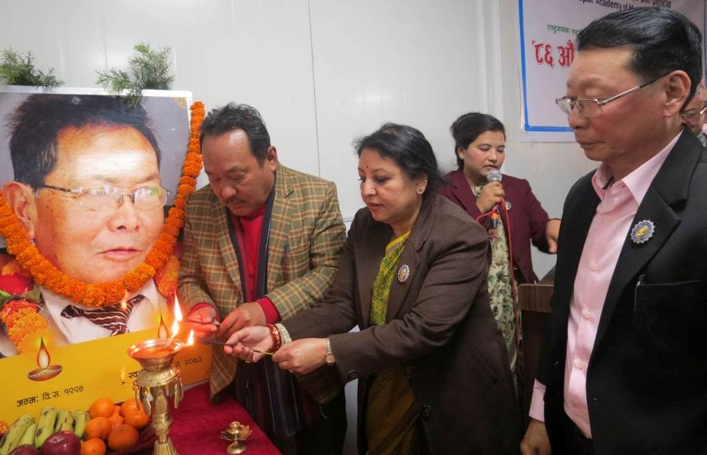 अम्बर गुरुङ