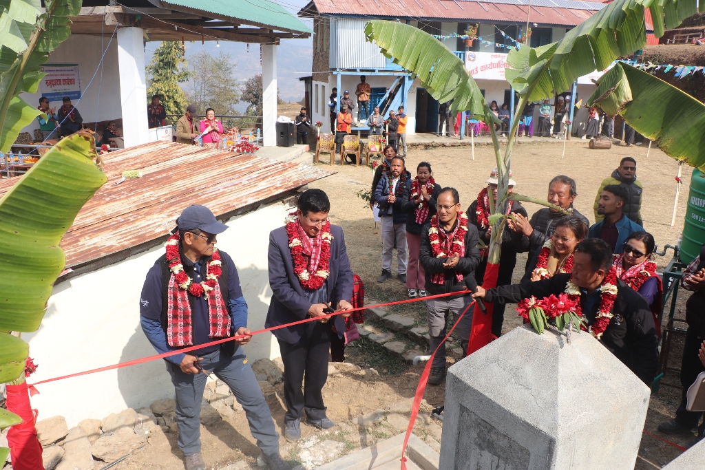 गाउँमा खानेपानी