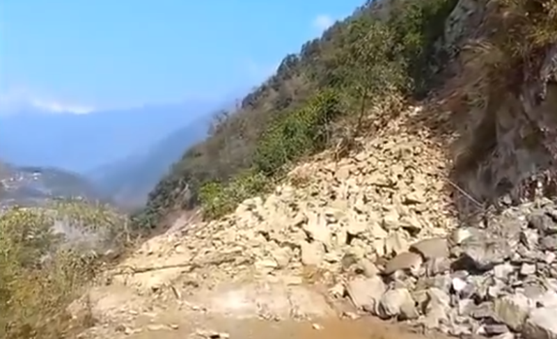 कोशी राजमार्ग अवरुद्ध