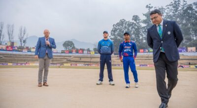 नामिबियाविरुद्ध टस हारेर ब्याटिङ गर्दै नेपाल