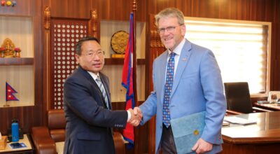 वर्षमान पुन र डिन थम्प्सन