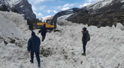 मनाङमा हिमपहिरो