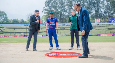 आयरल्याण्ड ‘ए’विरुद्ध टस जितेर ब्याटिङ गर्दै नेपाल