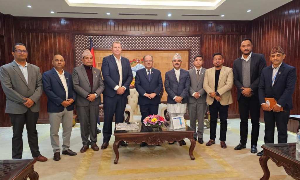 प्रधानमन्त्री प्रचण्ड र जर्ज बार्क्ले