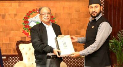 प्रधानमन्त्री प्रचण्ड र रवि लामिछाने